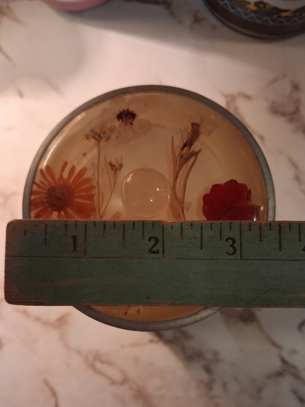 Vintage Pressed Flower Resin Vanity Jar- Cream & Silver - 1970s - Picture 14 of 14